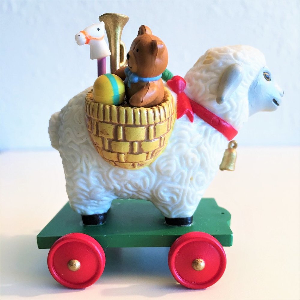 Christmas PULL TOY Ornament - on Rolling Wheels